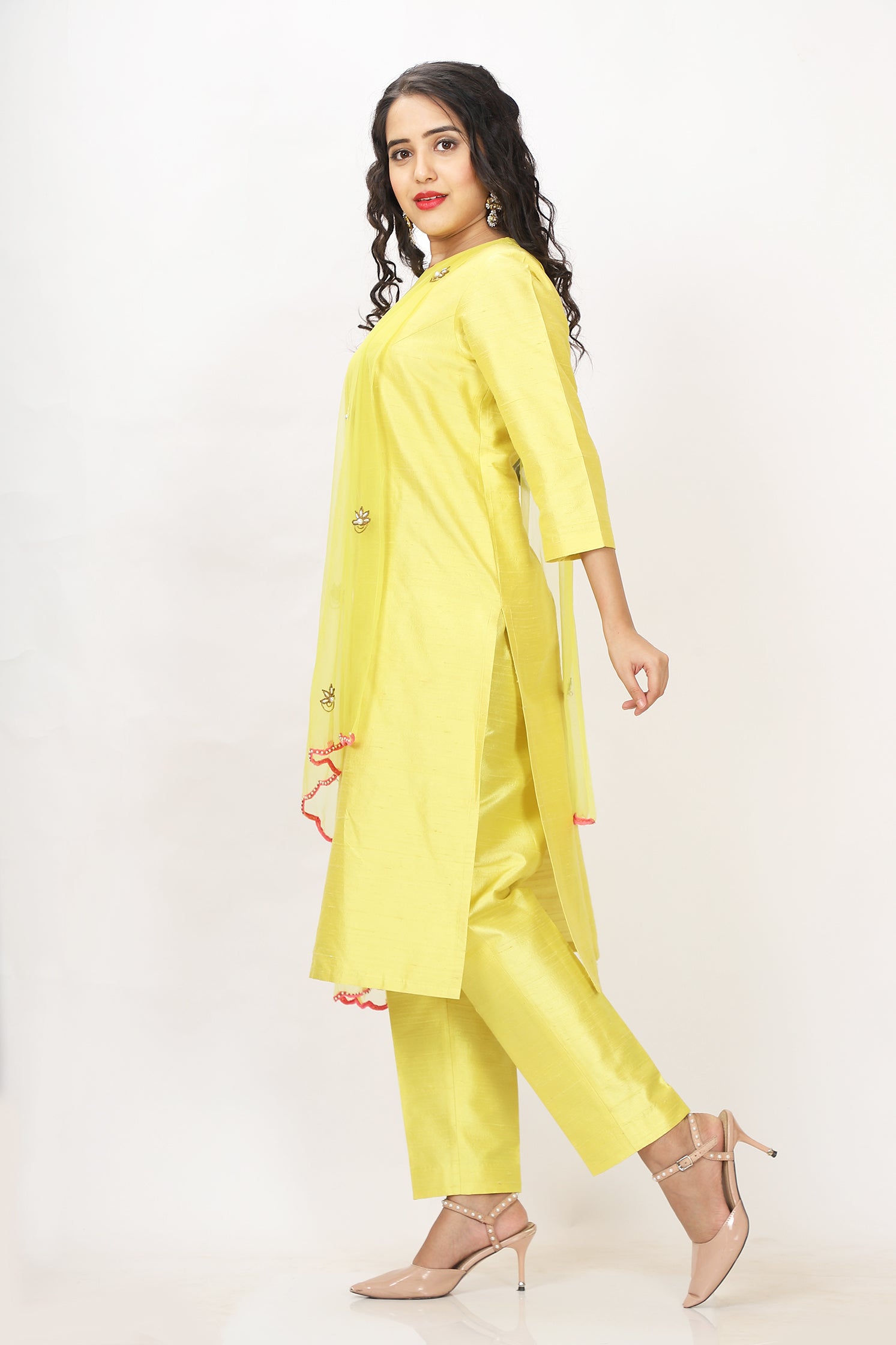 Label Kinjal Modi Yellow Kurta with Palazzo and Rani Pink Dupatta (Set –  Nykaa Fashion